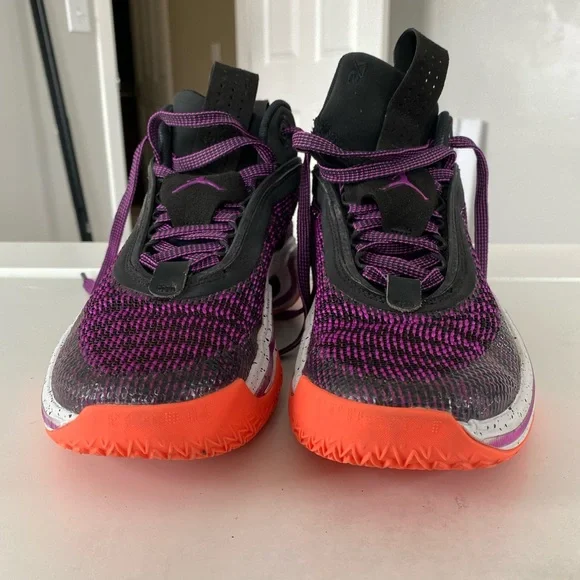 Air Jordan sneakers - Picture 2 of 7